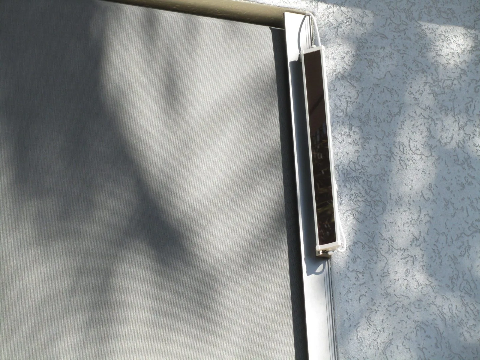 BATTERY MOTORISED BLINDS FOR CYCLONES