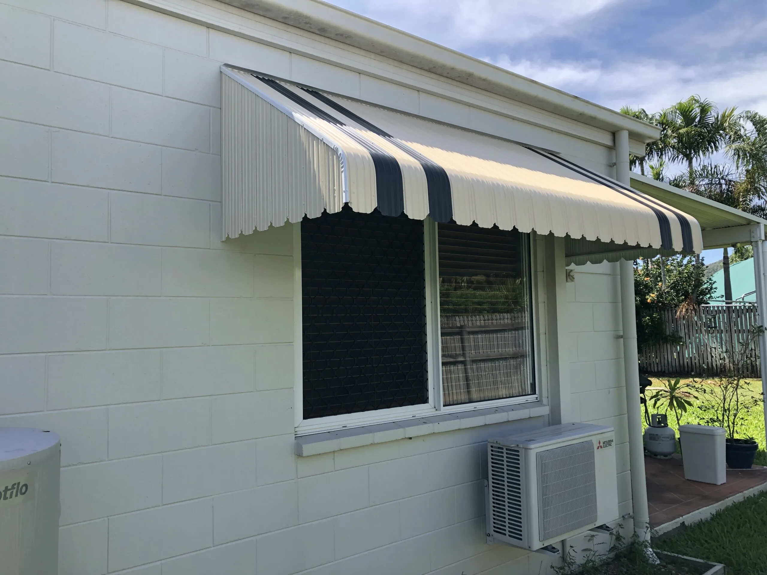 TOWNSVILLE HOOD AWNINGS